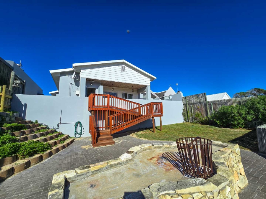 4 Bedroom Property for Sale in Stilbaai Oos Western Cape
